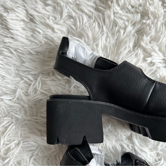 BC Adjustable Buckle Chunky Heeled Sandal New In Box Size 6.5 - Picture 4 of 8